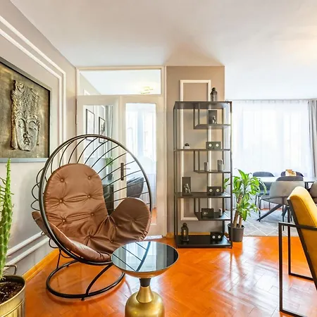 Apartament *