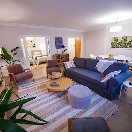 Spacious Luxury Flat In The Heart Of Guest house