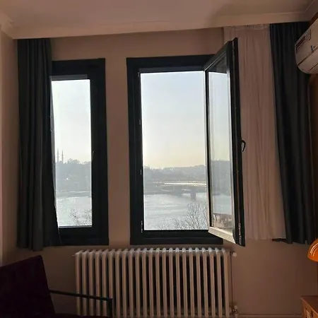 Wonder Karakoy Goldenhorn 8- Ultra Luxury , 4br, Sea View Apartment Istanbul