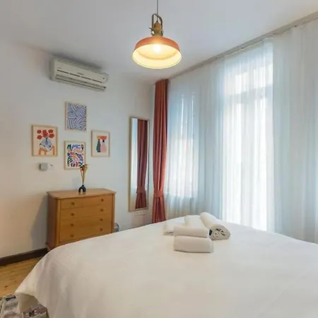 Apartment 4-story Gem In Cihangir - 5 Bedroom & Cute Rooftop *