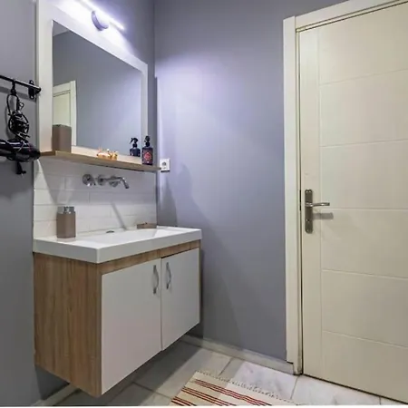 Apartment 4-story Gem In Cihangir - 5 Bedroom & Cute Rooftop