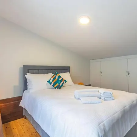 4-story Gem In Cihangir - 5 Bedroom & Cute Rooftop Apartment Istanbul
