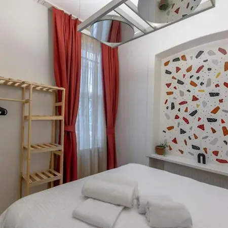 4-story Gem In Cihangir - 5 Bedroom & Cute Rooftop Istanbul