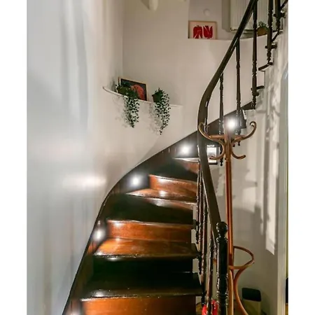 4-story Gem In Cihangir - 5 Bedroom & Cute Rooftop Apartment Istanbul