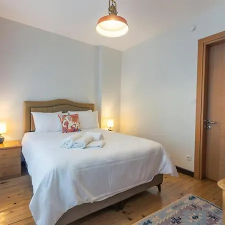 4-story Gem In Cihangir - 5 Bedroom & Cute Rooftop * Stambuł