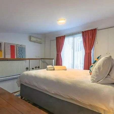 4-story Gem In Cihangir - 5 Bedroom & Cute Rooftop * Istanbul