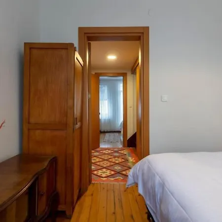 Apartament 4-story Gem In Cihangir - 5 Bedroom & Cute Rooftop *
