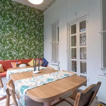 4-story Gem In Cihangir - 5 Bedroom & Cute Rooftop *