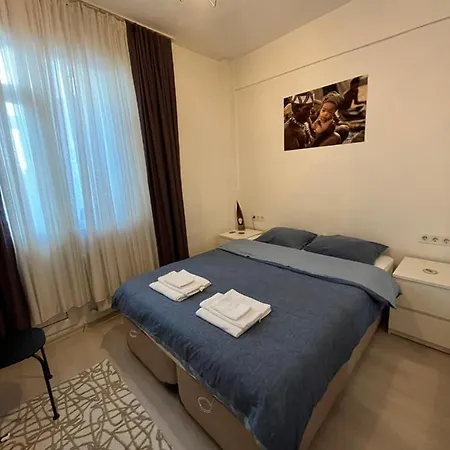 Centrally Located, 2+1 House In Taksim, Cihangir Apartment *