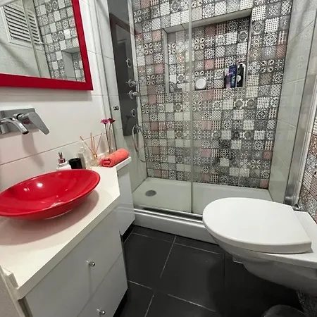 Centrally Located, 2+1 House In Taksim, Cihangir