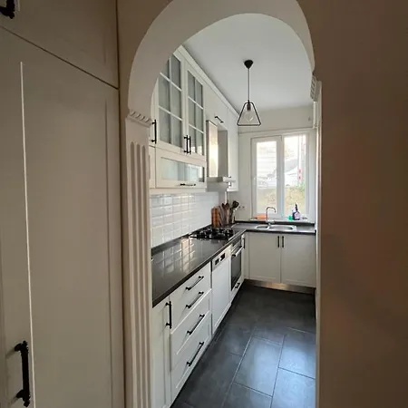 Centrally Located, 2+1 House In Taksim, Cihangir Apartment *