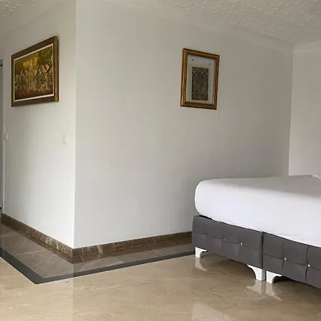 Liebeshotel Palm *