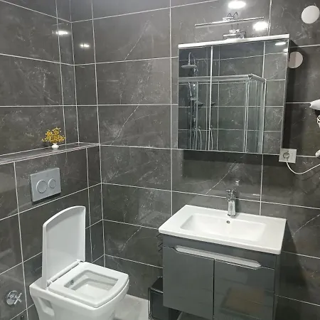 Apartment Disa & *