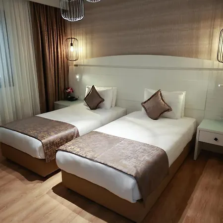 מלון Nova Plaza Orion 4*