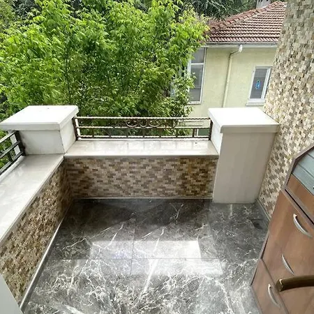 Sisli Nadide Sokak D:5 1+1 *