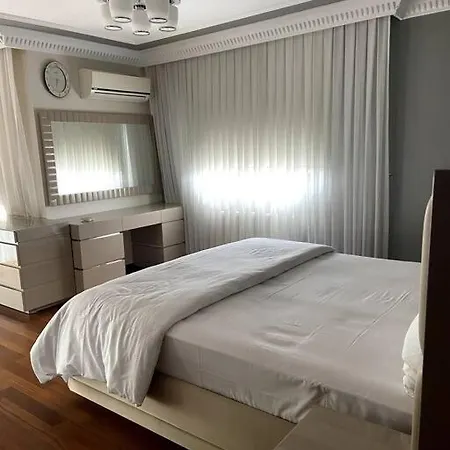Apartment Sisli Nadide Sokak D:5 1+1 *