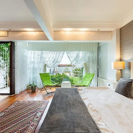 Flat Near Bosphorus Coast With View In Uskudar * Istanbul