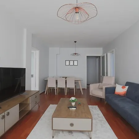Apartamento Merkezi Konumda Klimali Aile Dostu Daire *