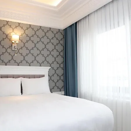 Novus Hotel 3*