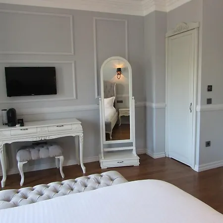Louis Hotel 4*