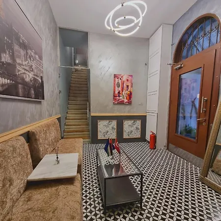Apartment Mayata Pera