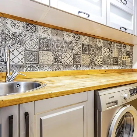 Flat W Balcony 1 Min To Bagdat Avenue In Kadikoy Стамбул