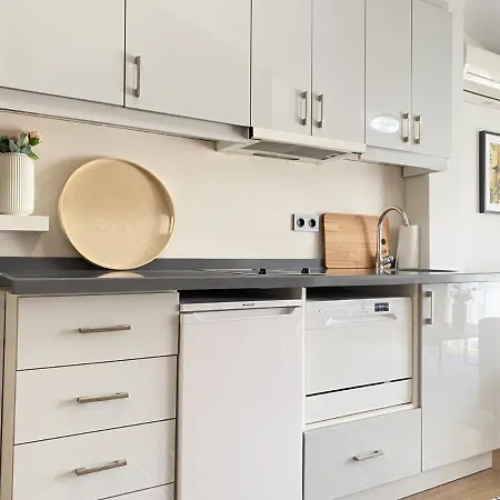 Flat W Terrace 10 Min To Citys Mall And Taksim Apartment *