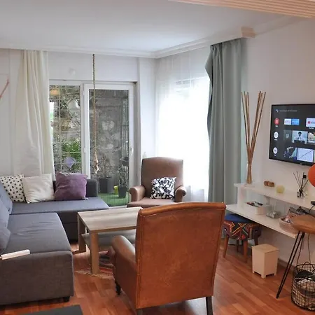 Apartment 1+1 Flat In Cihangir With Cozy Backyard