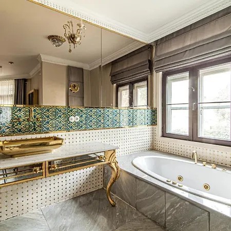 Villa Magnificent Historic Mansion In Beylerbeyi Istanbul