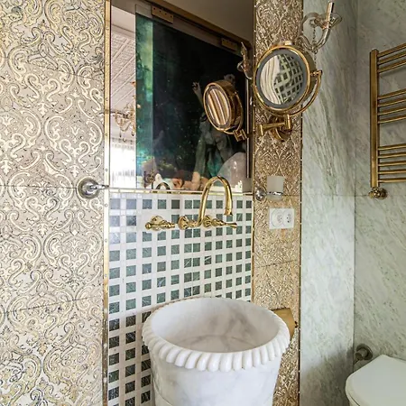Magnificent Historic Mansion In Beylerbeyi *