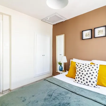 Spacious Oasis In Beyoglu Steps From Galataport