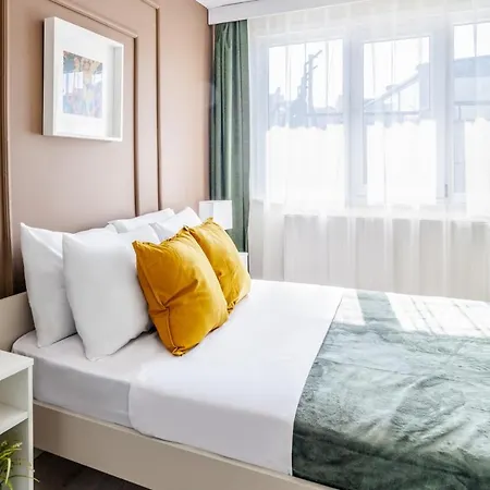 Spacious Oasis In Beyoglu Steps From Galataport Апартаменты *