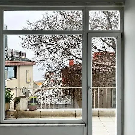 Wonder Homes- Stylish 4br Flat, Terrace, Sea View, Kabatas * Istanbul