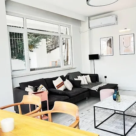 Wonder Homes- Stylish 4br Flat, Terrace, Sea View, Kabatas Apartment