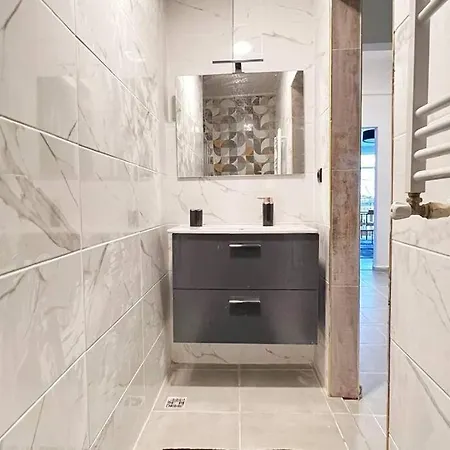 Apartment Wonder Homes- Stylish 4br Flat, Terrace, Sea View, Kabatas Istanbul