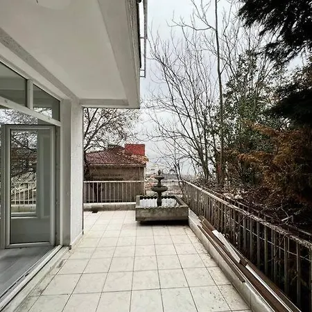 Apartment Wonder Homes- Stylish 4br Flat, Terrace, Sea View, Kabatas Istanbul