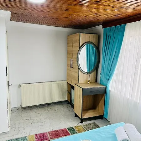 La Maison Bleue 3*