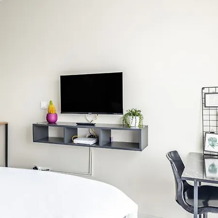 Cozy And Modern Studio With View In Atasehir