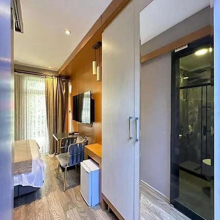 Ada Life Hotel