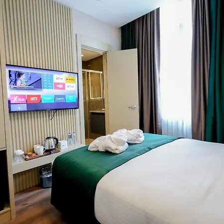 Hotel The Nest 4*