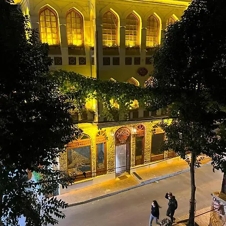 Apartment Centrally Located, 2+1 House In Taksim, Cihangir