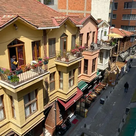 Nil Home's Apartment Istanbul