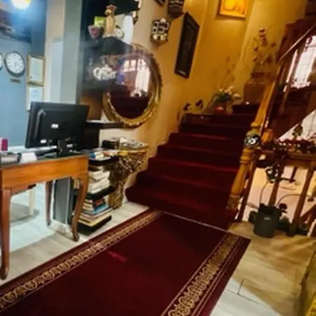 Old Family Hotel 2*