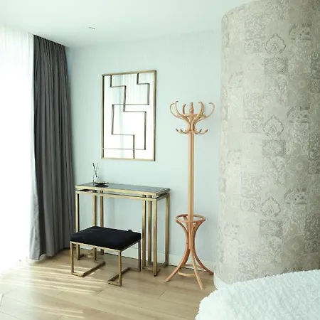 Apartment Lovely Two Bedroom Istanbul