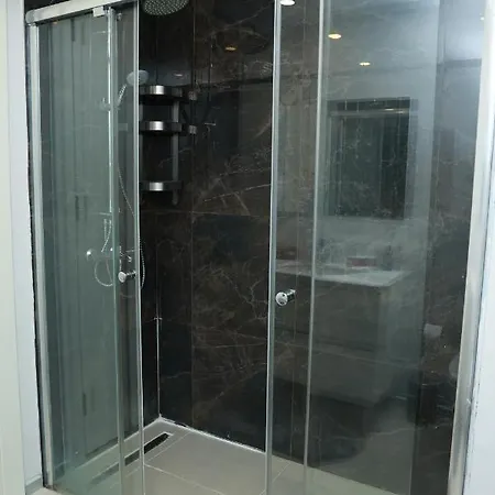 Lovely Two Bedroom Apartment *