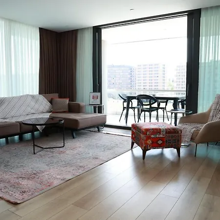 Apartment Lovely Two Bedroom Istanbul