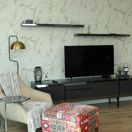 Lovely Two Bedroom Apartment *
