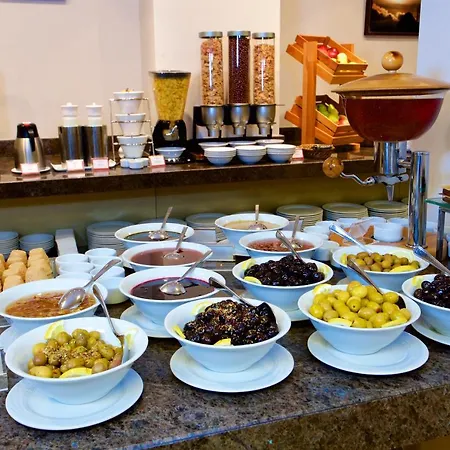 Hotel Ramada By Wyndham Taksim 4*