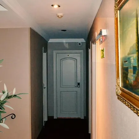 Hotel Sembol 3*