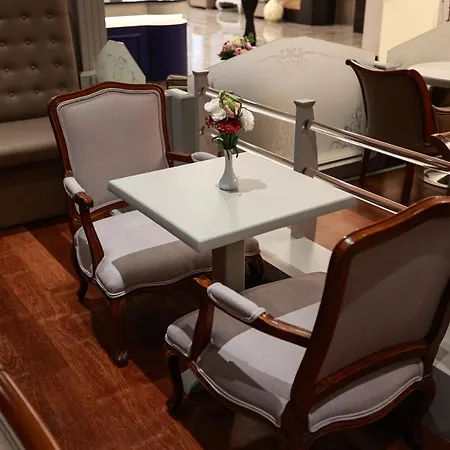 Nova Plaza Orion 4*
